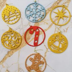 Adornos Navideños Colgantes de Goma Eva 8cm x3u.