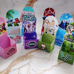 Cajas Pascuas Personajes con Porta Huevo xU.